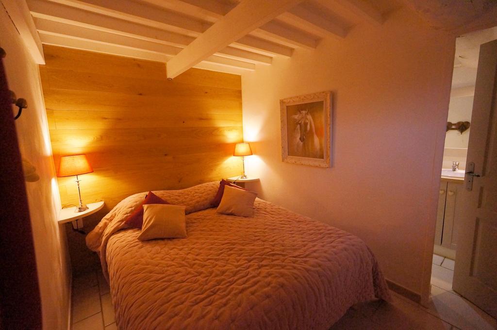 Gites Equestres Lou Caloun - Les Saintes Maries De La Mer ภายนอก รูปภาพ